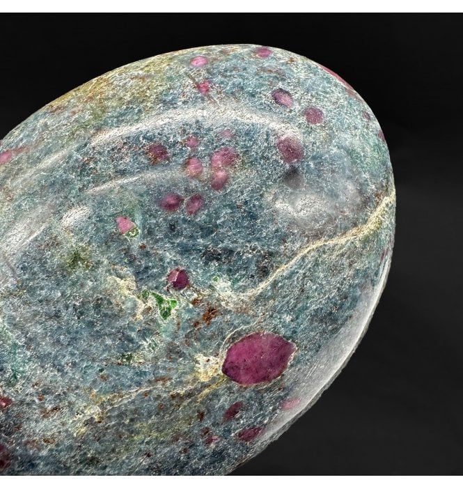 Ruby in Kyanite Pebble (R1147)
